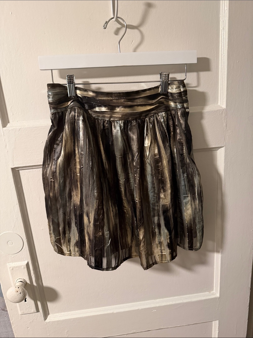 H&M Metallic Black Gold Pleated Mini Skirt Textured Flared Size 4